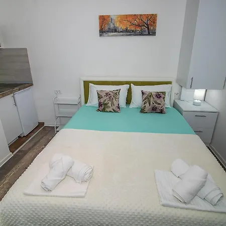 Sarah Apartment